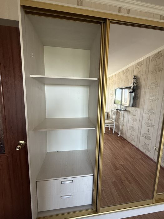 Срочно продается 2 шкафа