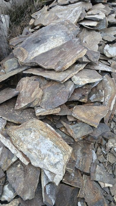 vând piatră decorativă