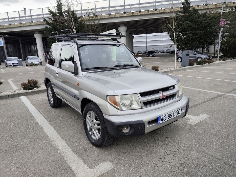 Vând Mitsubishi Pajero Pinin