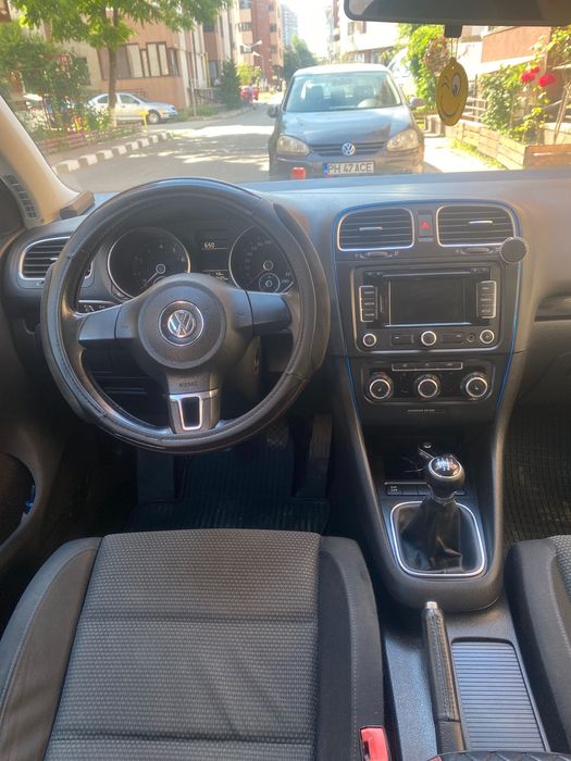 VOLKSWAGEN Golf 2010