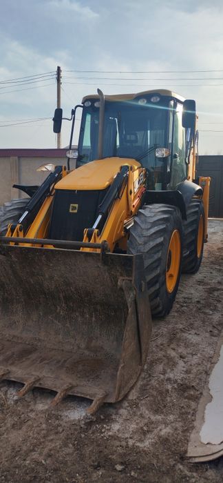 JCB 4CX EKSKAVATOR PAGRUSHIK SATILADI xolati soz alo darajada 9300 m/c