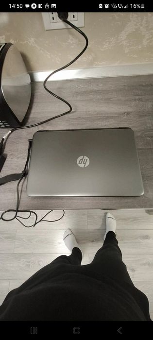 Laptop hp  cu îcarcator