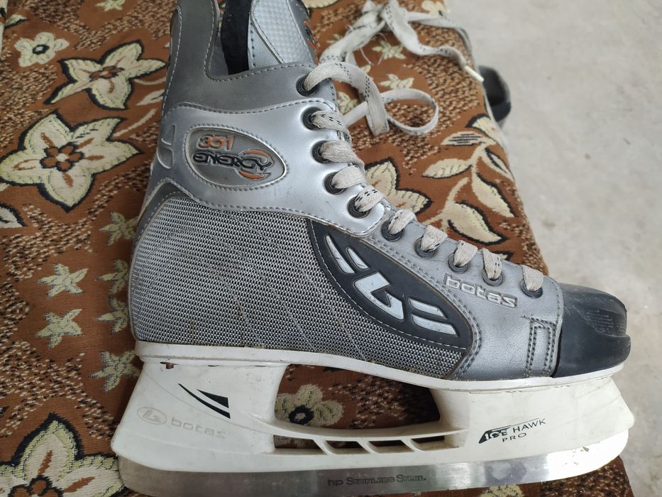 Продам коньки мужские