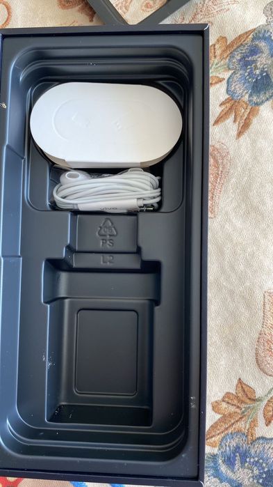 Мобильный телефон