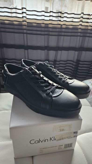 Прадавам Чисто Нови обувки Calvin Clein