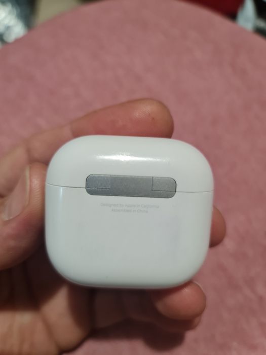 Airpods 4 case , dock