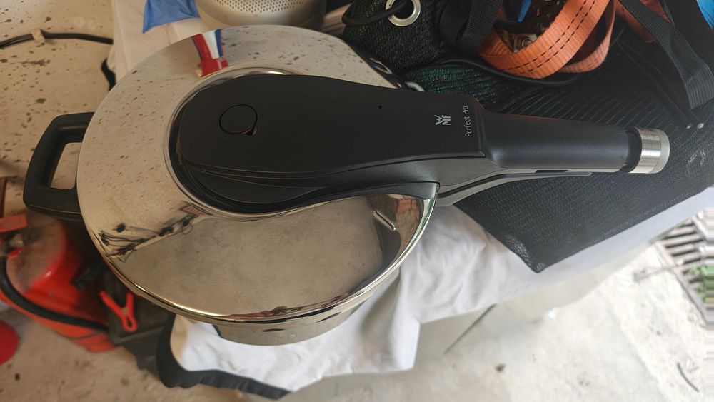 НОВА WMF Perfect pro 4,5 литратТенджера под налягане made in Germany
