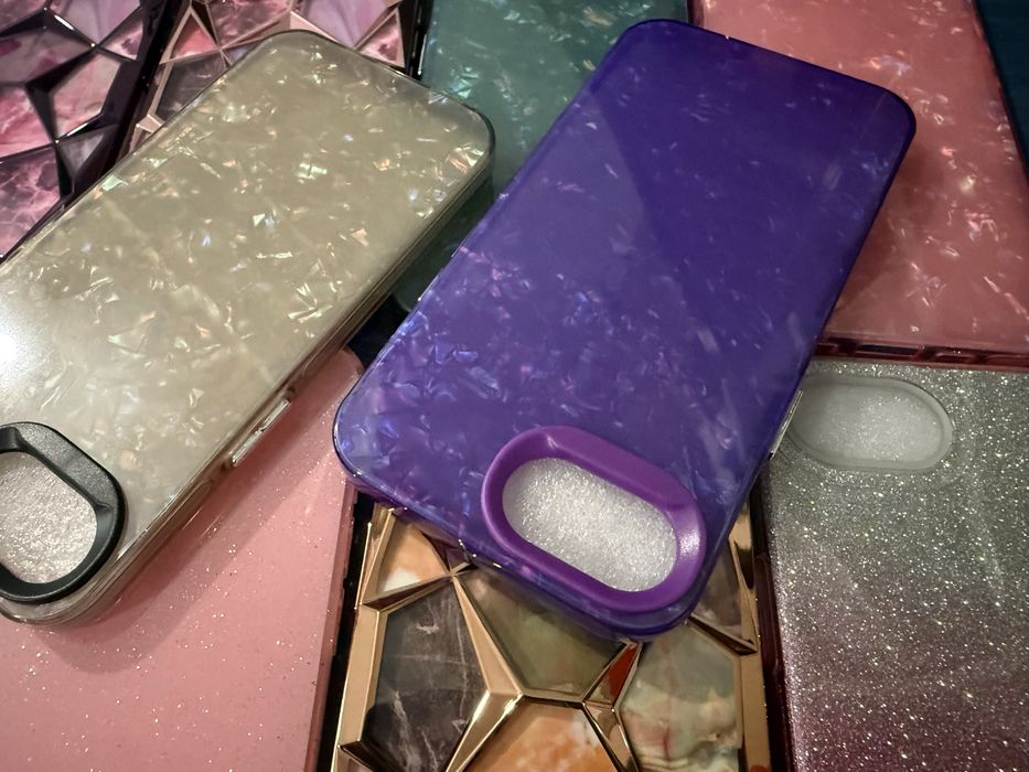 iPhone 16e  различни силиконови гърбове