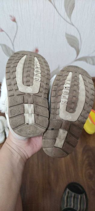 Сапоги детские белые на 2-3 года, 2-3 yoshli bolalar uchun oq etiklar