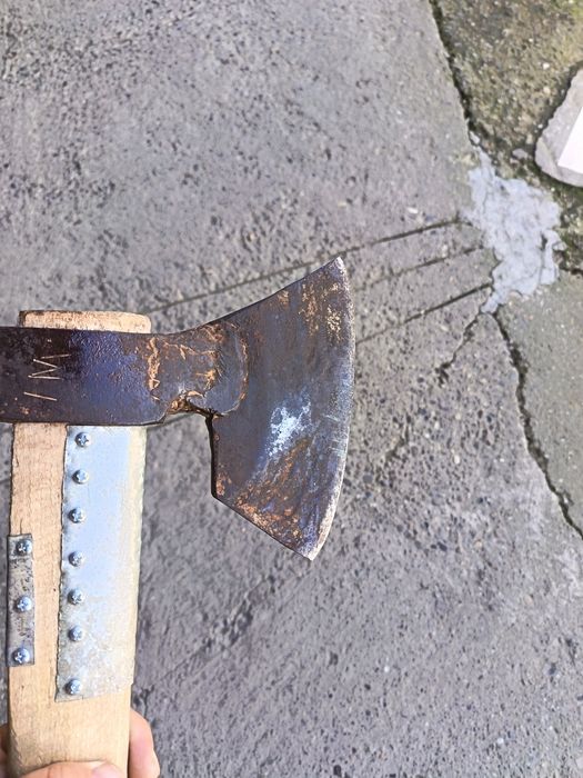 Securie de tăiat lemne ,din foaie de arc, de vânzare