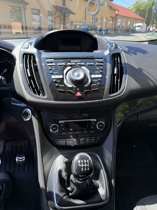 Ford Kuga II 2.0 TDCi 180 CP, 4×4, cutie manuală!