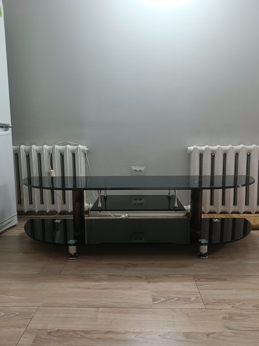 Продам столик или тумбу под телевизор