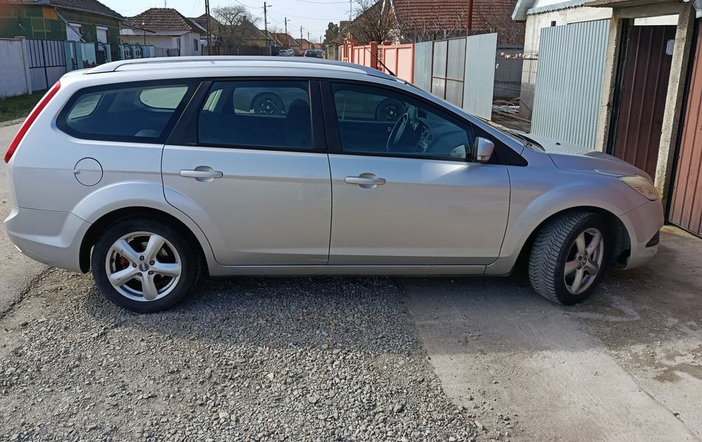 Vând Ford Focus 2010
