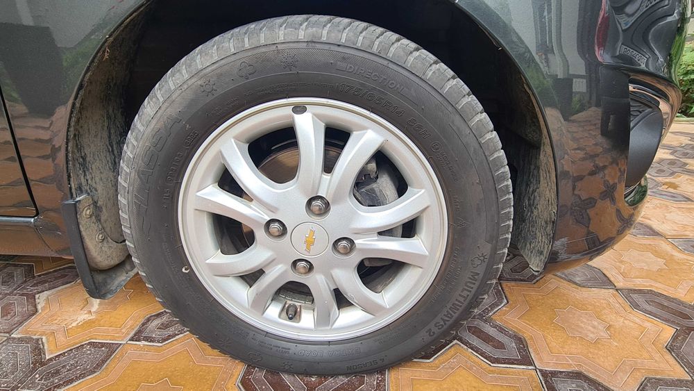 Спарк 1,25 автомат 2019г бензин