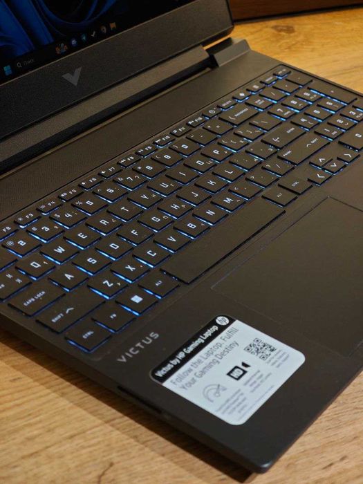 HP victus Ryzen 5 7535Hs Rx 6550m 4g 512GB | ssd nvme 16GB | DDR4 3200