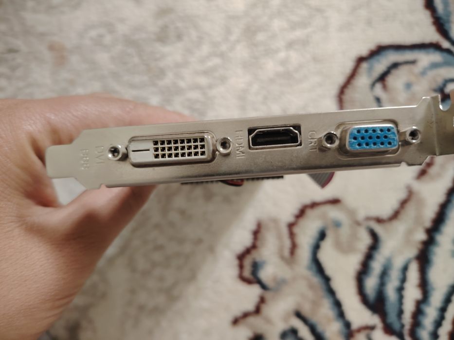 kampyuter qisimlari sotiladi