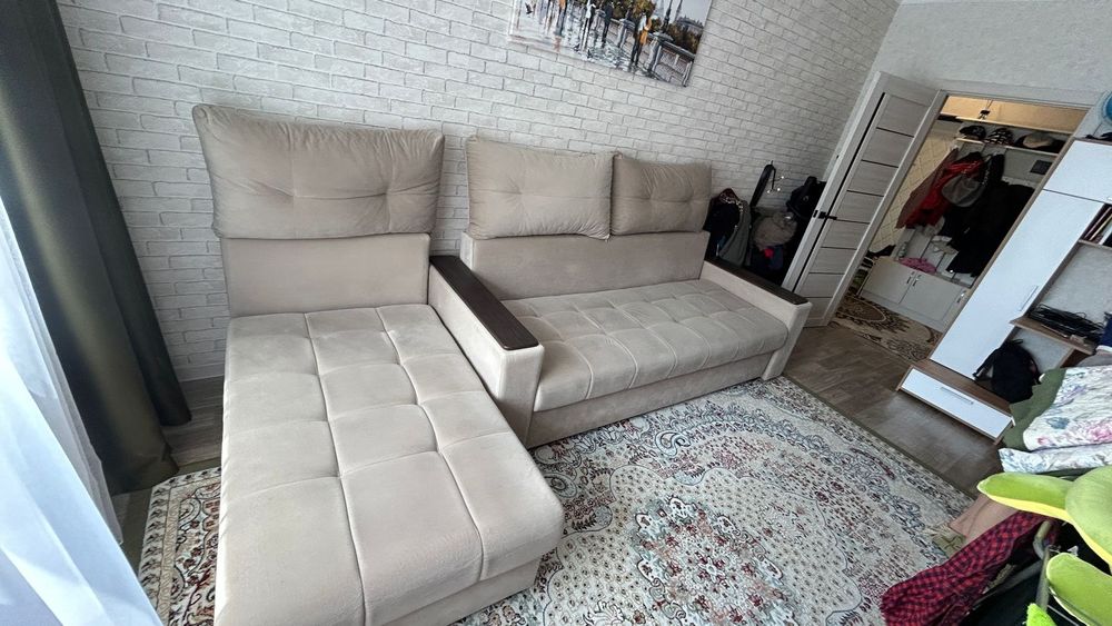 Диван угловой отличный