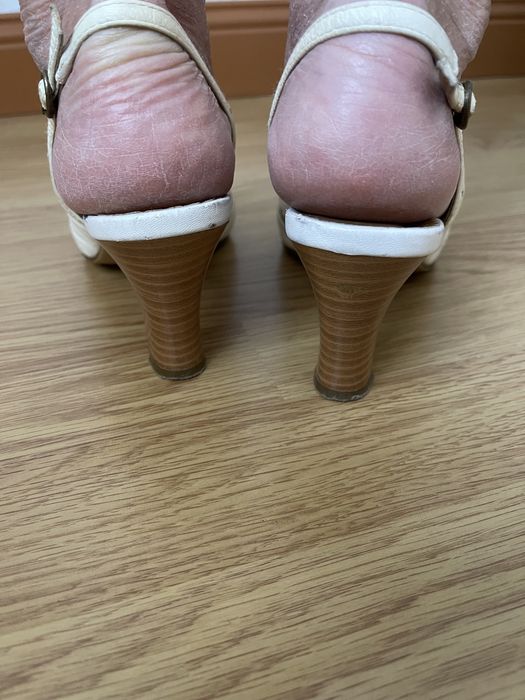 Босоножки женские