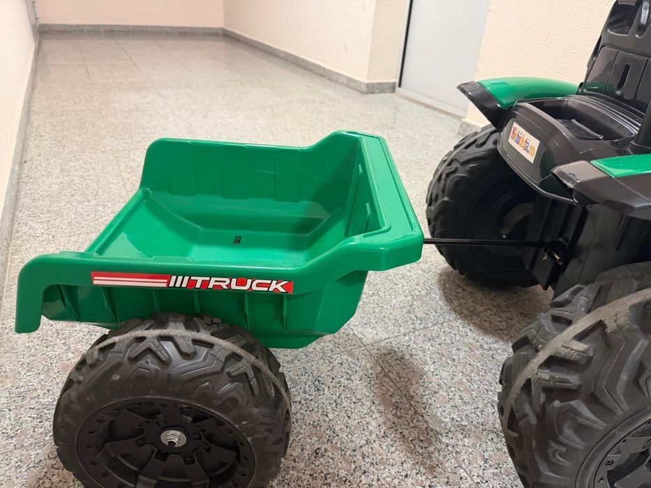 Tractor Electric cu remorca si telecomanda 12v