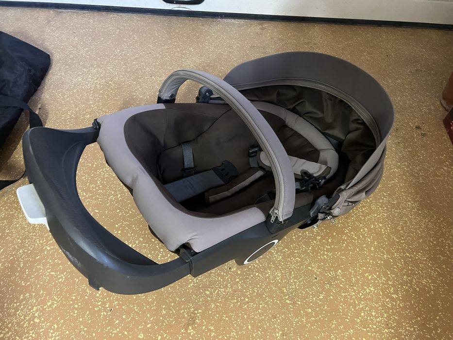 Vand carucior Stokke V4 maro