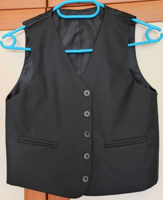 Детски официален костюм 146см.