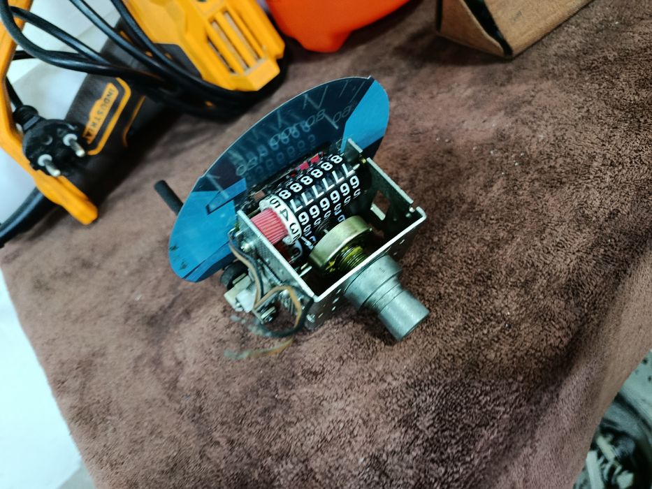 Nexia Speedometr  sotiladi. Продается спидометр Нексия.