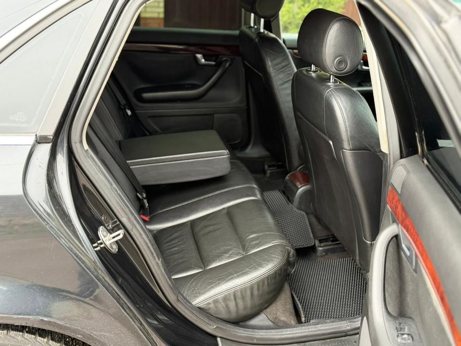 Продаю машину Audi A4