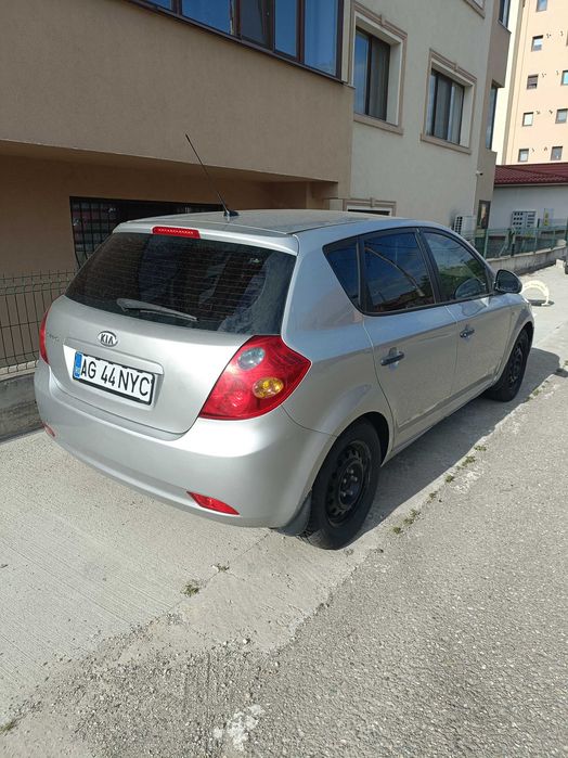 Automobil KIA ceed