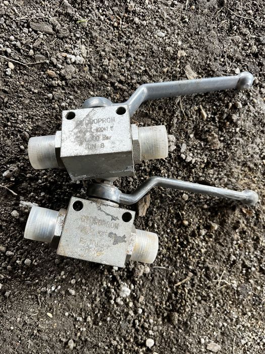 Кран трехходовой гидравлический