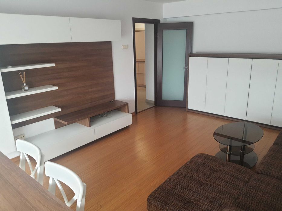 Inchiriez apartament 3 camere mobilat complet, Regal Residence, loc de parcare inclus