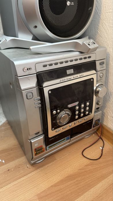 Продам музыкальный центр караоке