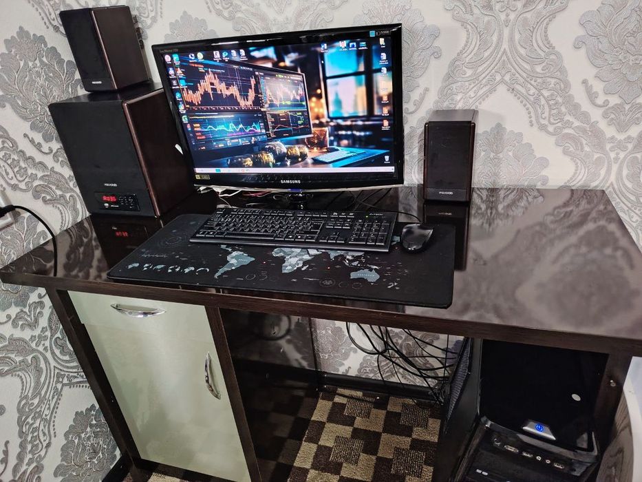 Компьютер общий комплект сотилади.