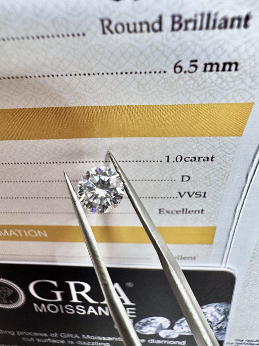 Диамант 1 карата, мойсанит, за бижу и подарък
