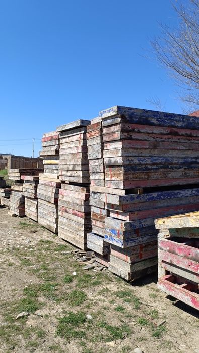 Опалубка, леса, туфелька, бетономешалка, кубик, тайрот
