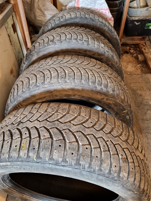 Продам зимнии шины.