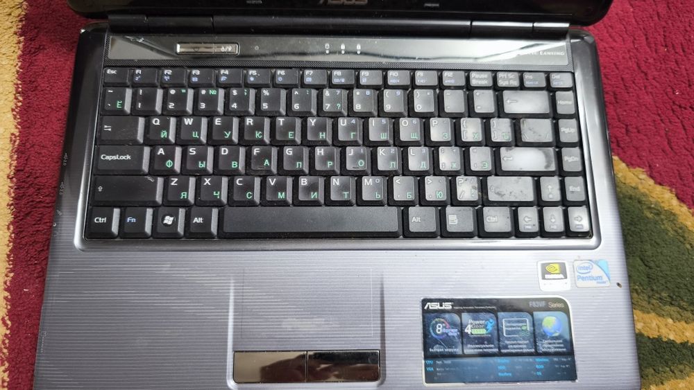 Ноутбук ASUS F83FV