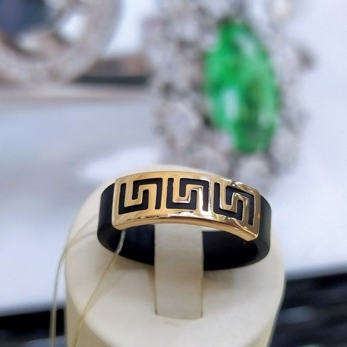 Продам кольцо золотое с каучуком