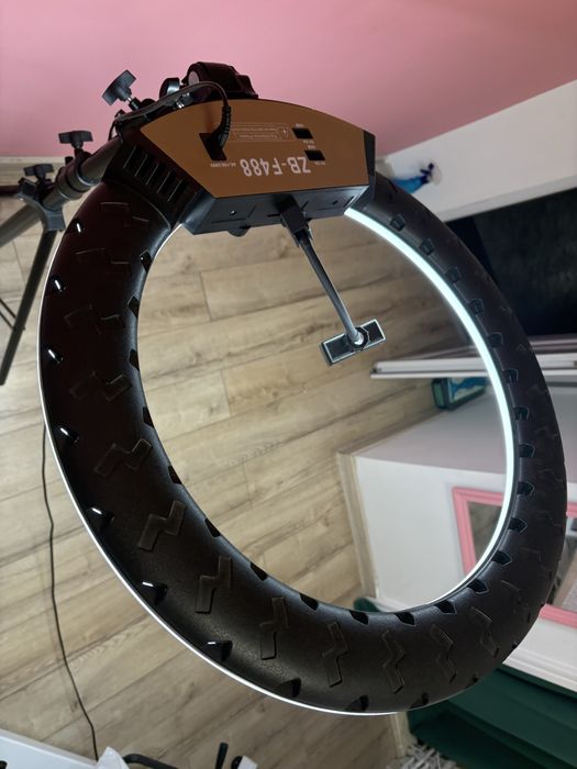 Ring light ZB-F488