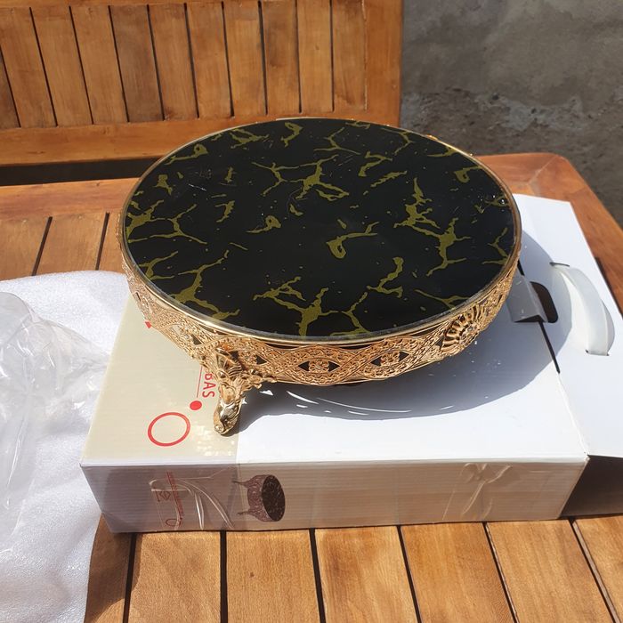 Posudi dlya restorana