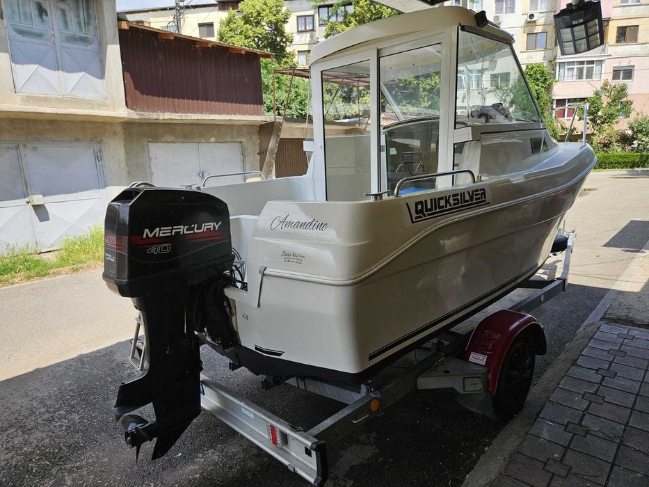 Barca cabinata Quicksilver 480