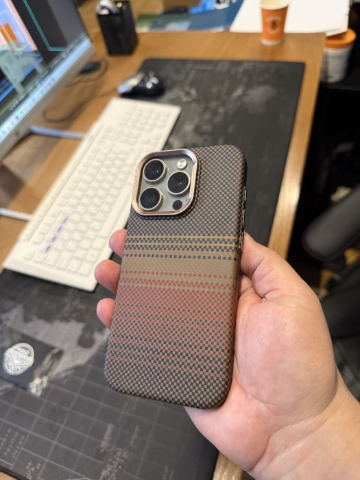 Srochna iphone 15pro titan 256 gb sotiladi. ideal holatda