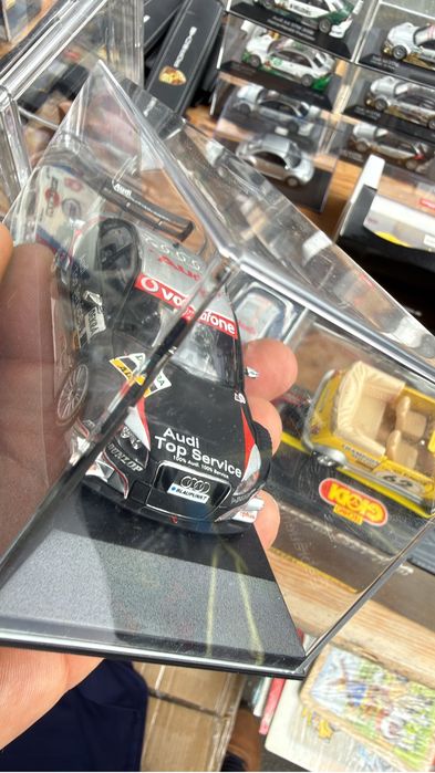 F40. Burago, 1/18-1/48, ferrari, porsche, mercedes