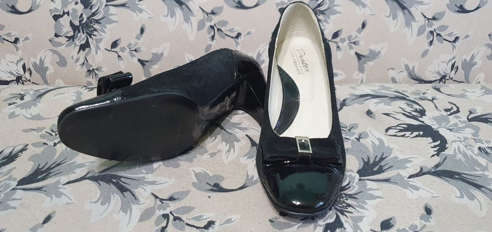 Încălțăminte de vânzare