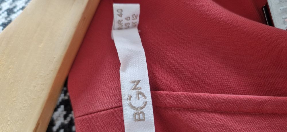 Платье кораллового цвета BGN