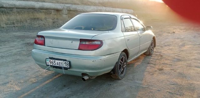 Продам Тойота карина