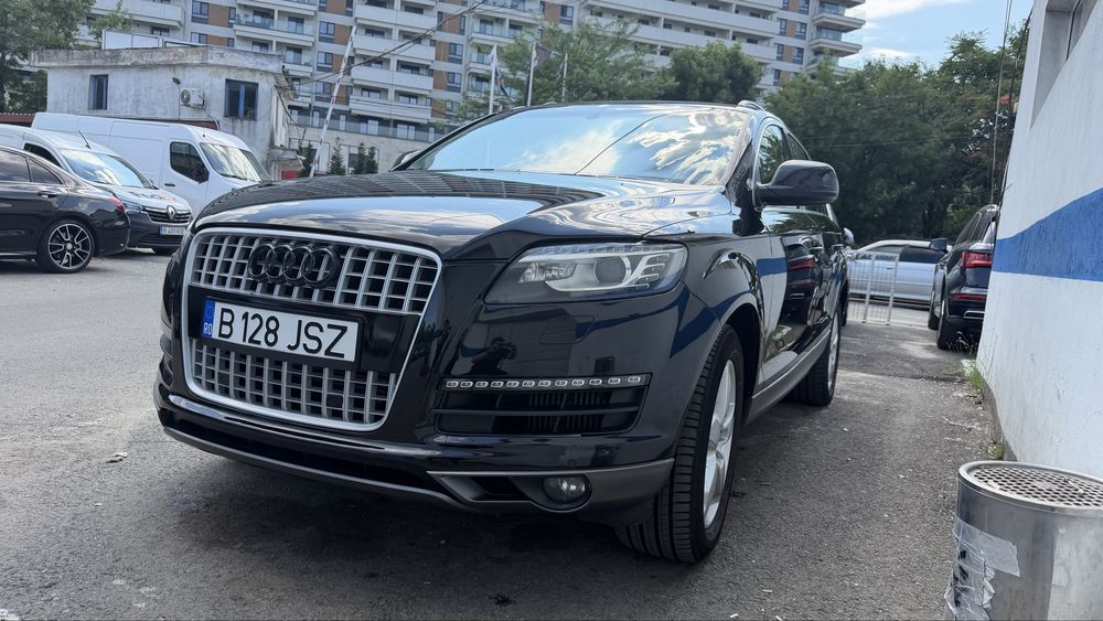 AUDI Q7 2012