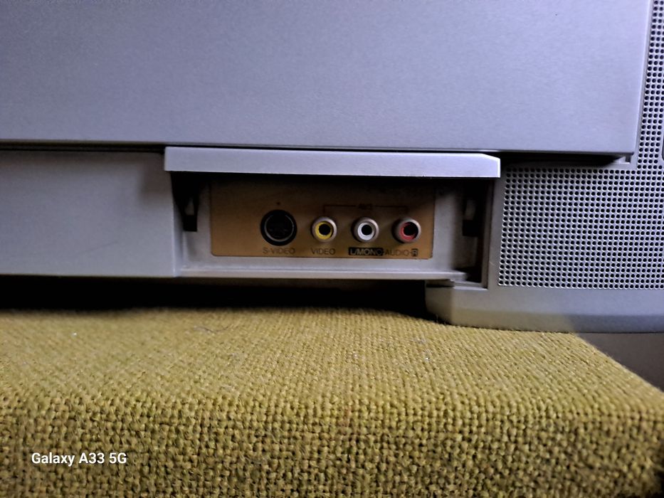 Продавам телевизор LG