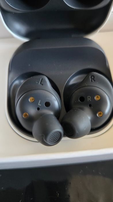 Продам новые наушники