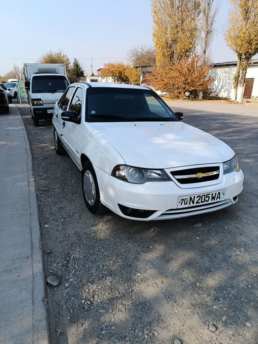 Nexia 2 tiniq xolatda yangi Damasga barter  bor  raznitsanini kelisham