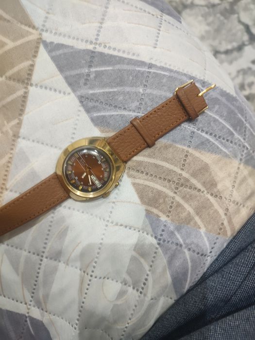 Slava часовник автоматик работи перфектно.